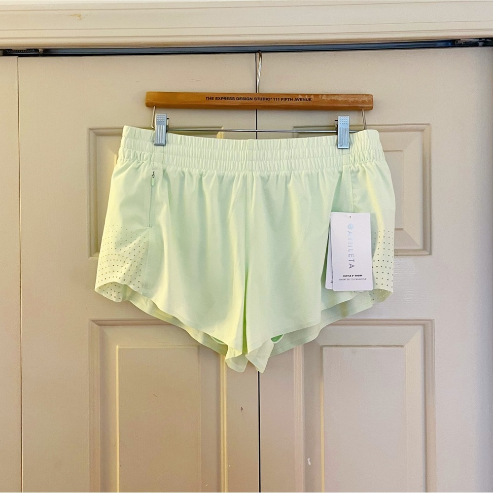 NWT Athleta Hustle Running Shorts, 3” inseam, Size Medium, Light mint green